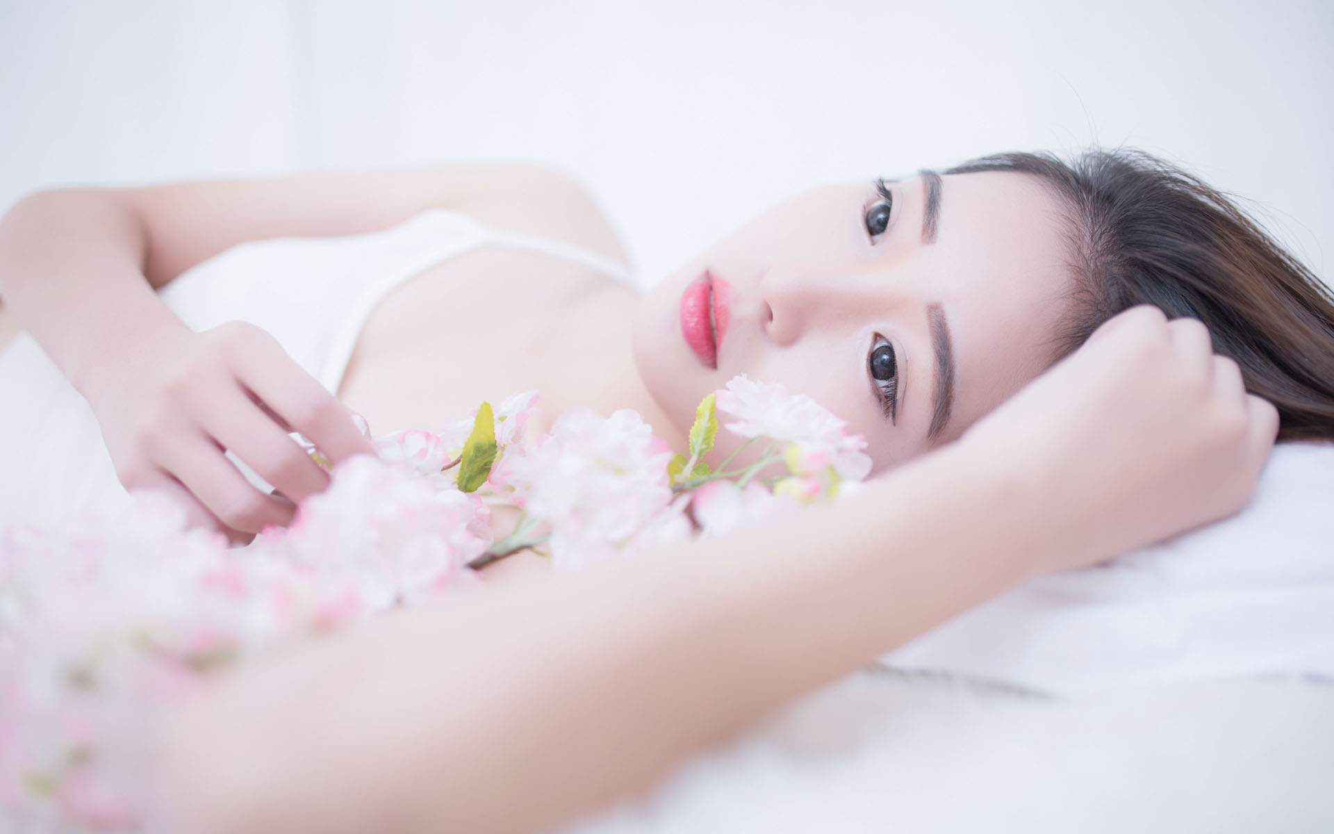 高温炙烤下，别让老人困在 “舍不得” 里